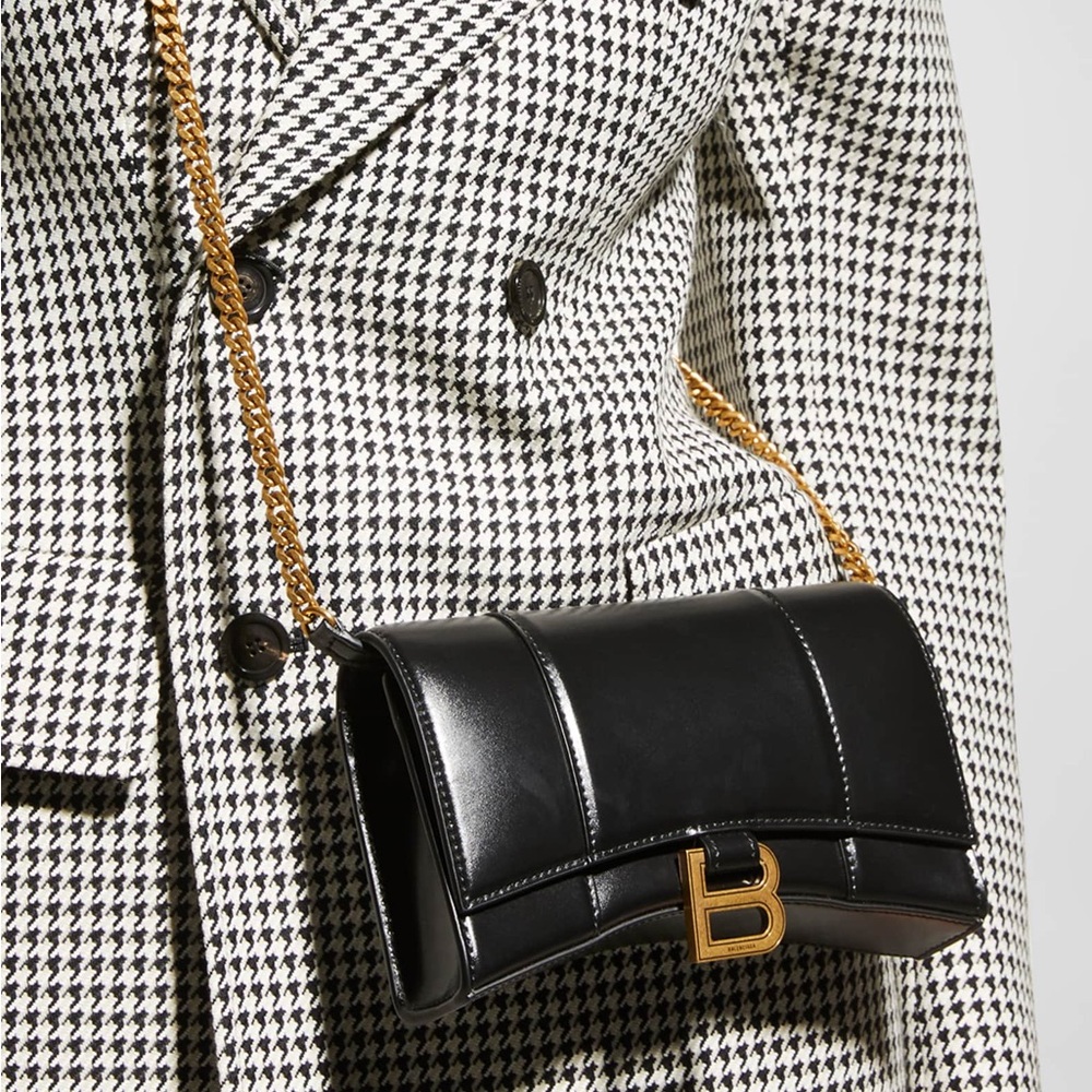 BALENCIAGA WOMEN'S HOURGLASS WALLET ON CHAIN IN BLACK